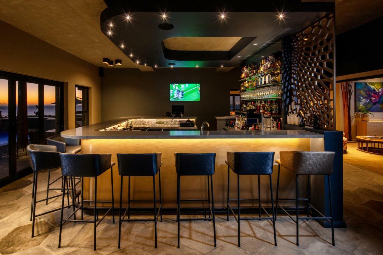 Sky Villa Boutique Hotel By Raw Africa Collection Plettenberg Bay Eksteriør billede The bar at the 101 Sky Lounge