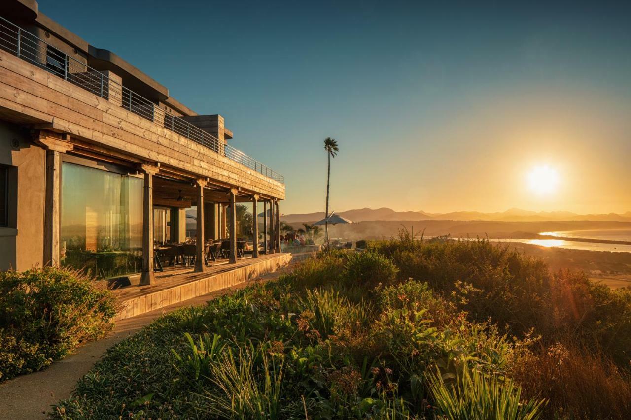 Sky Villa Boutique Hotel By Raw Africa Collection Plettenberg Bay Eksteriør billede Sunset at the Hotel