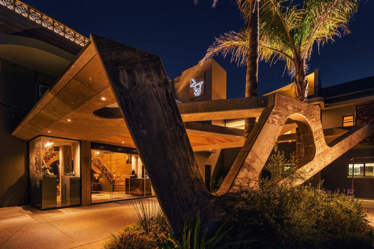 Sky Villa Boutique Hotel By Raw Africa Collection Plettenberg Bay Eksteriør billede The entrance to the hotel